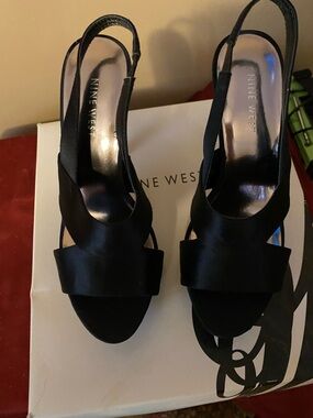 Nine West Black Open-Toe Slingback Heels great condition